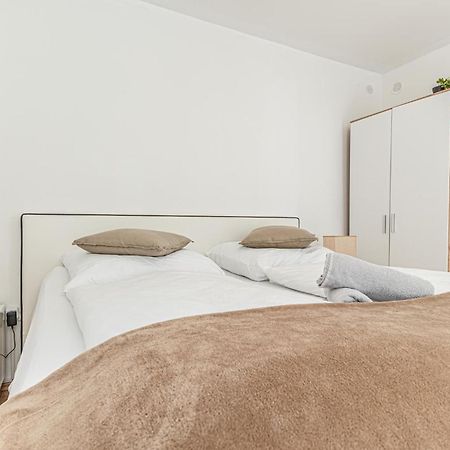 City Vibes: 1Br Apt, 10 Min To Westbahnhof ウィーン エクステリア 写真