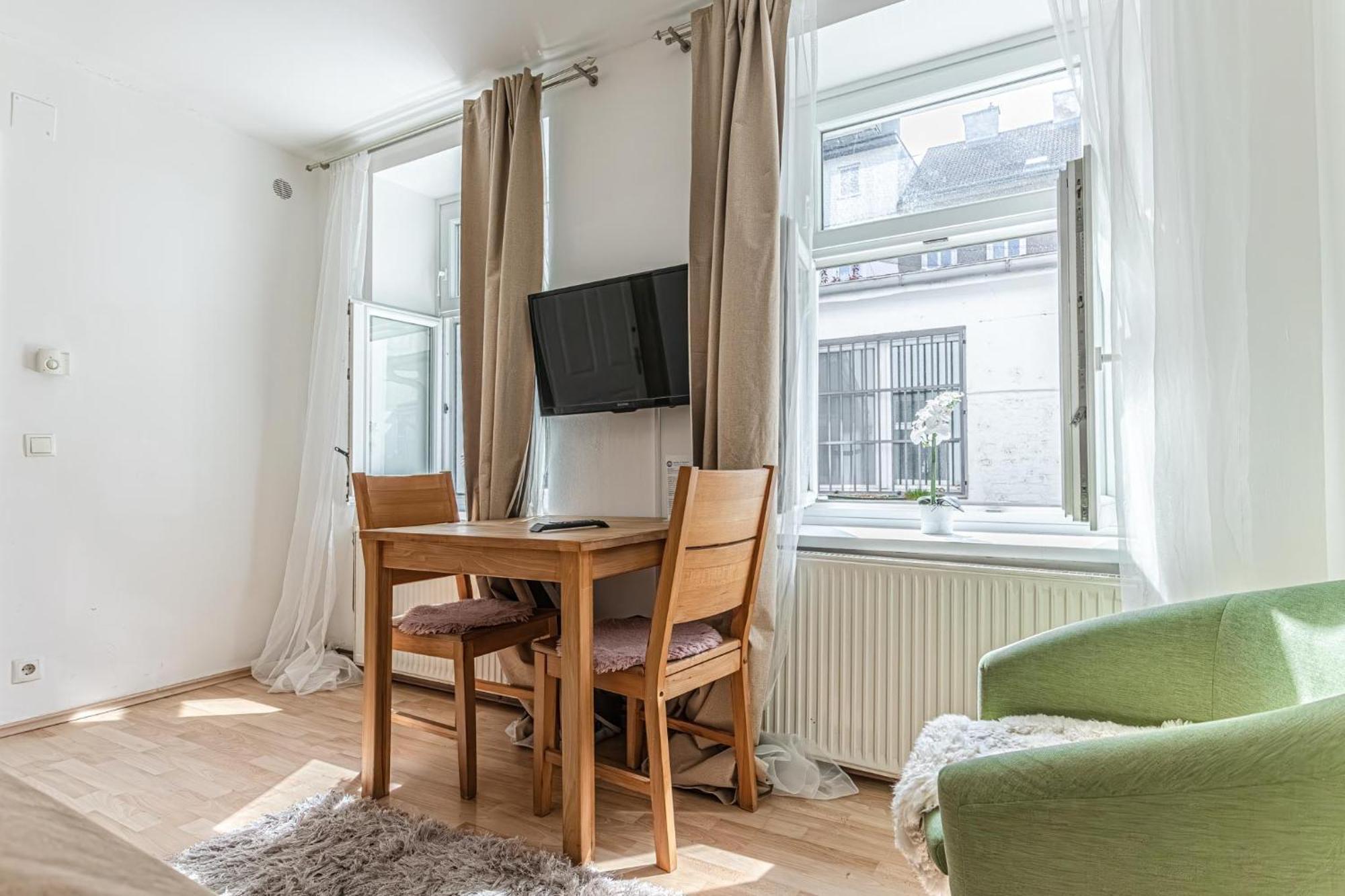City Vibes: 1Br Apt, 10 Min To Westbahnhof ウィーン エクステリア 写真